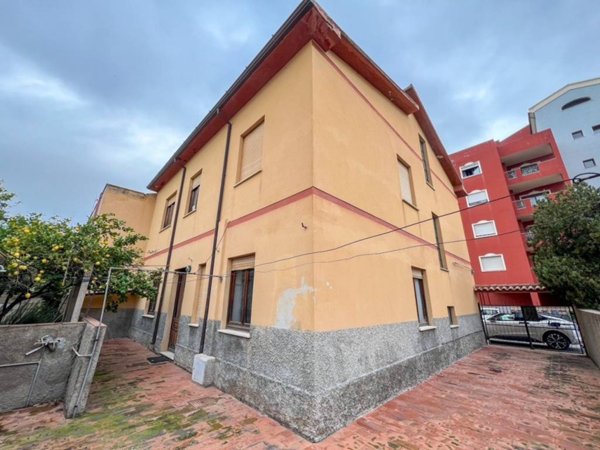 casa indipendente in vendita ad Olbia in zona Bandinu