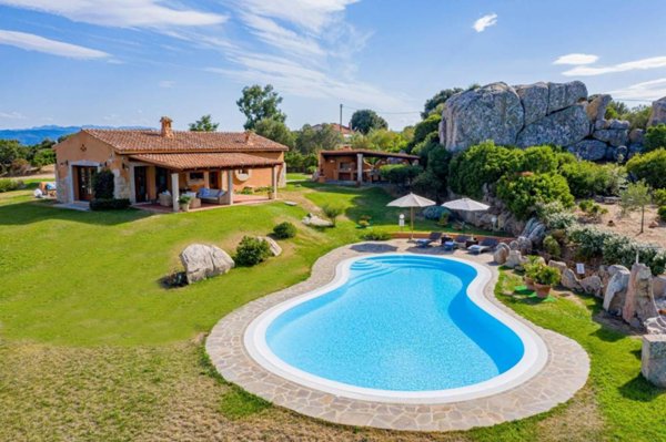 casa indipendente in vendita ad Olbia