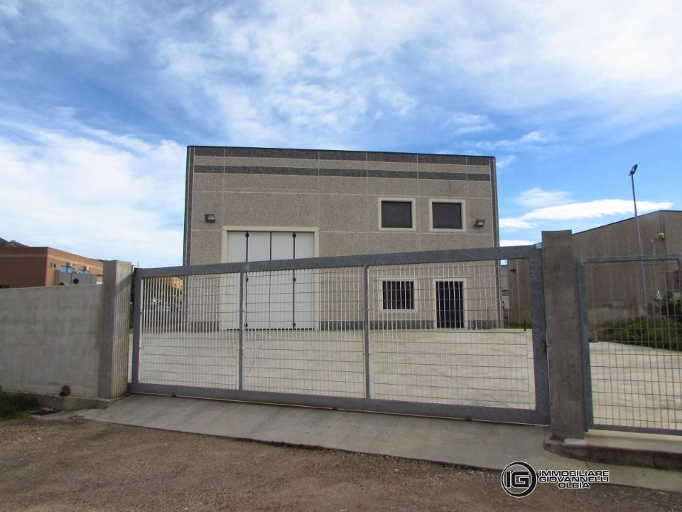 ufficio in vendita ad Olbia in zona Pittulongu