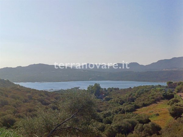 appartamento in vendita ad Olbia in zona Cugnana