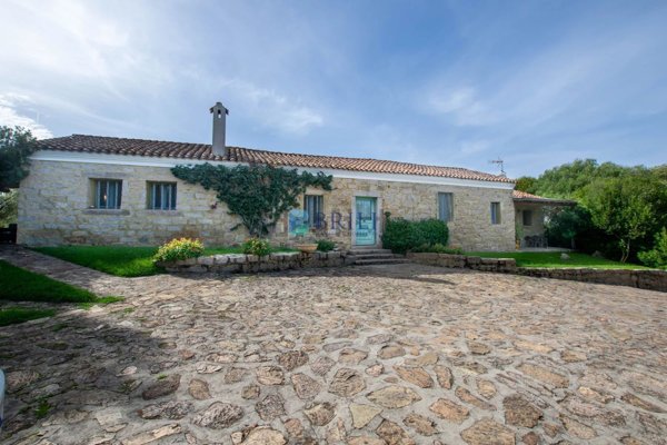 casa indipendente in vendita ad Olbia in zona San Pantaleo