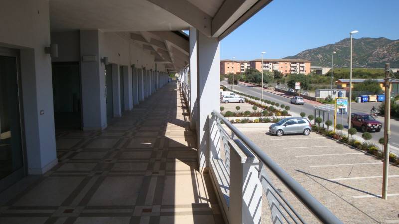 locale commerciale in vendita ad Olbia