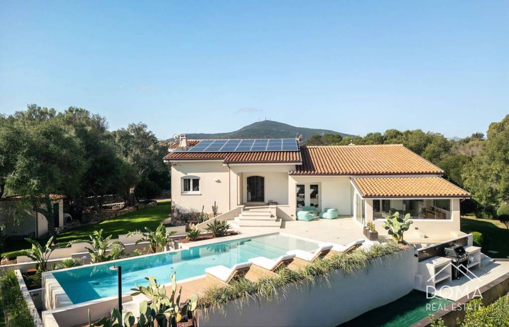 casa indipendente in vendita ad Olbia in zona Porto Rotondo