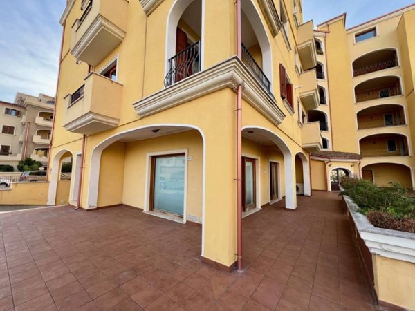ufficio in vendita ad Olbia in zona Baratta