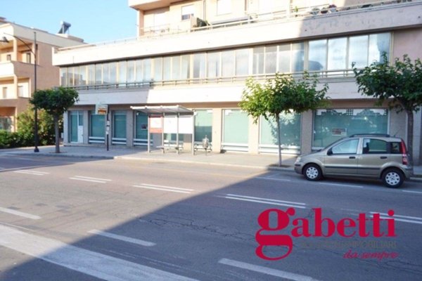 negozio in vendita ad Olbia in zona Aldo Moro
