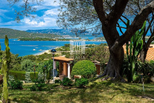 casa indipendente in vendita ad Olbia in zona Rudalza