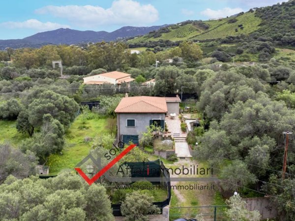 casa indipendente in vendita ad Olbia in zona Rudalza