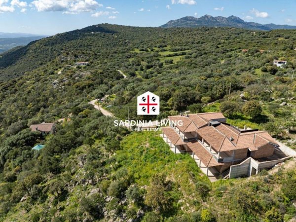 casa indipendente in vendita ad Olbia in zona Santa Mariedda
