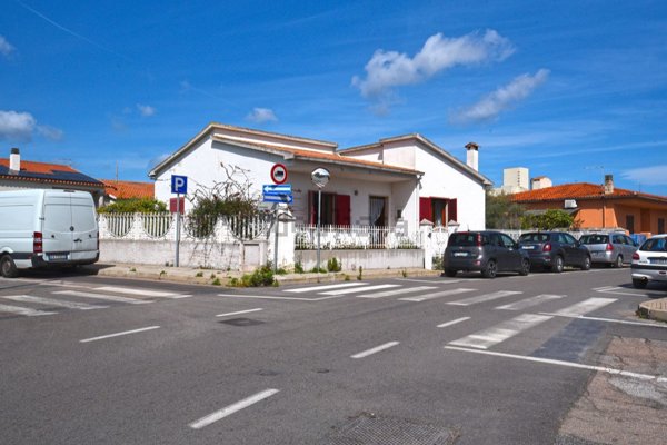 casa indipendente in vendita ad Olbia in zona Barcellona