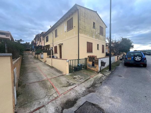 appartamento in vendita ad Olbia in zona Olbia Mare / Sa Marinedda