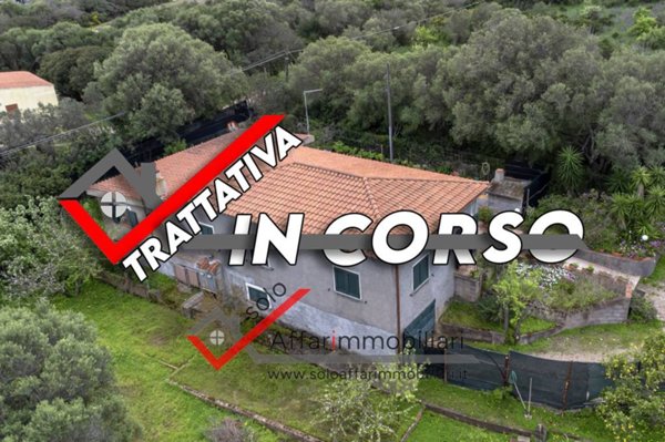 casa indipendente in vendita ad Olbia in zona Marinella