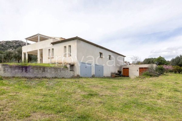 locale commerciale in vendita ad Olbia in zona San Pantaleo
