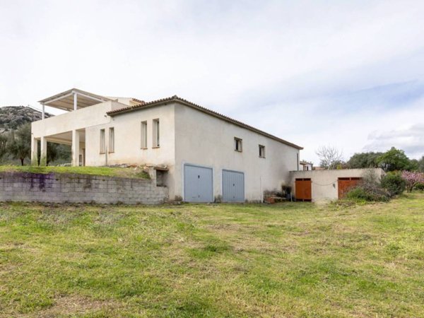 locale commerciale in vendita ad Olbia in zona Sole Ruiu