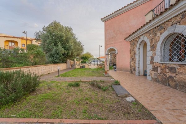 appartamento in vendita ad Olbia in zona Pittulongu