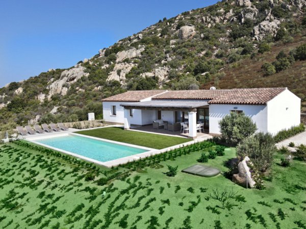 casa indipendente in vendita ad Olbia in zona Sole Ruiu