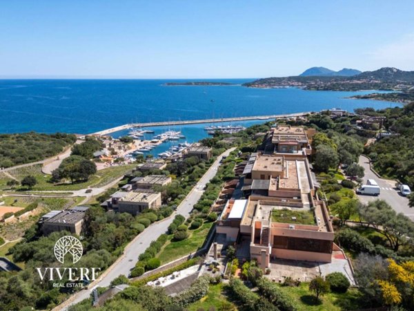 negozio in vendita ad Olbia in zona Portisco