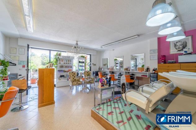 negozio in vendita ad Olbia in zona Aldo Moro