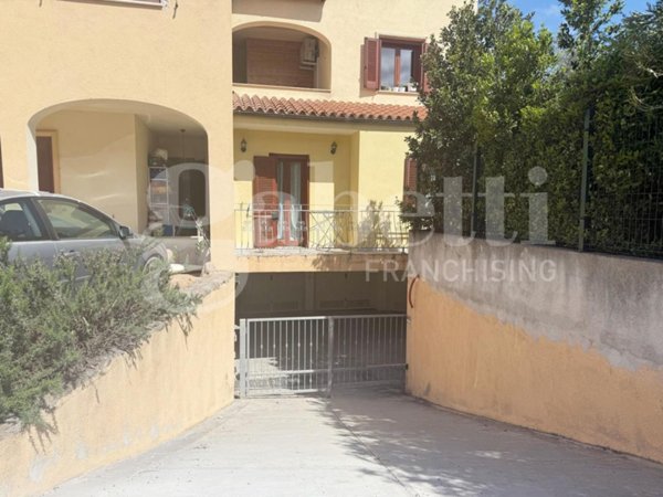 negozio in vendita ad Olbia in zona Osseddu