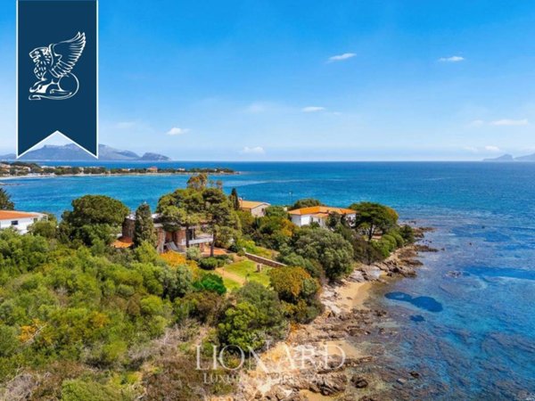 casa indipendente in vendita ad Olbia in zona Pittulongu