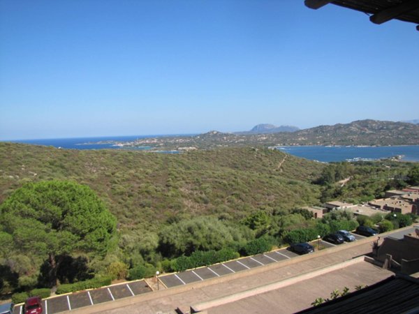 appartamento in vendita ad Olbia in zona Cugnana
