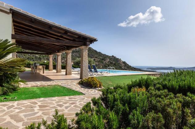 casa indipendente in vendita ad Olbia in zona Cugnana