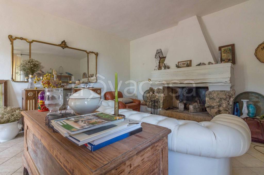 casa indipendente in vendita ad Olbia in zona Cugnana