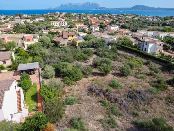 casa indipendente in vendita ad Olbia in zona Bados
