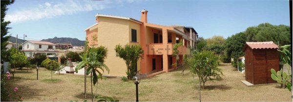 casa indipendente in vendita ad Olbia in zona Pittulongu