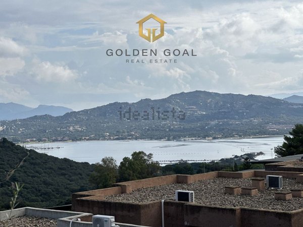 appartamento in vendita ad Olbia in zona Cugnana