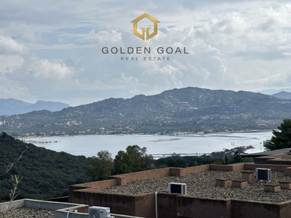 appartamento in vendita ad Olbia in zona Cugnana