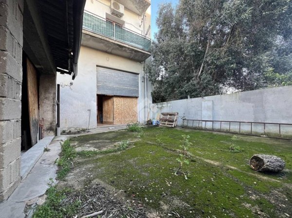 negozio in vendita ad Olbia in zona Vittorio Veneto