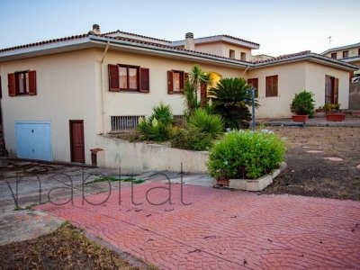 casa indipendente in vendita ad Olbia in zona Vittorio Veneto