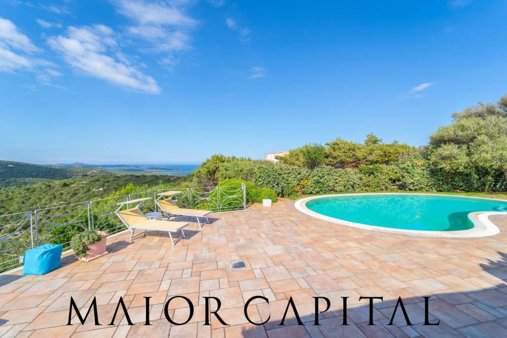 casa indipendente in vendita ad Olbia in zona Milmeggiu