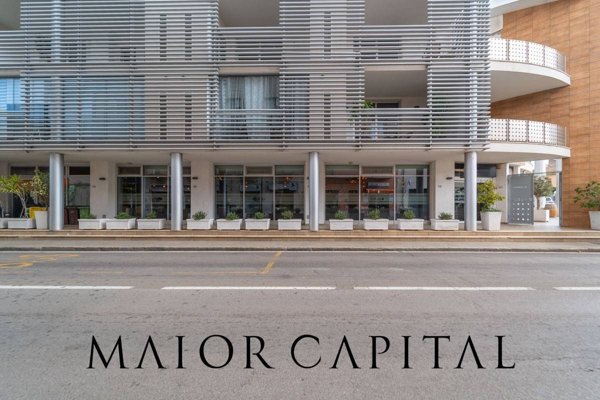 locale commerciale in vendita ad Olbia in zona San Simplicio