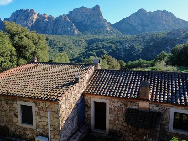 casa indipendente in vendita ad Olbia in zona San Pantaleo