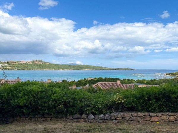 appartamento in vendita ad Olbia in zona Rudalza