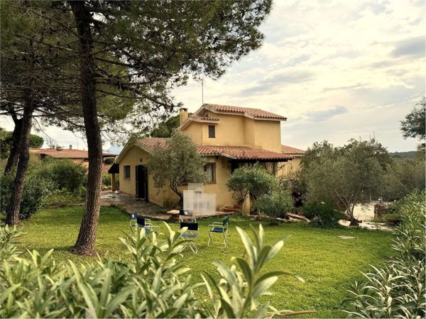 casa indipendente in vendita ad Olbia in zona Porto Istana
