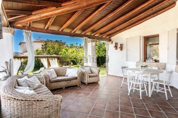 casa indipendente in vendita ad Olbia in zona Pittulongu