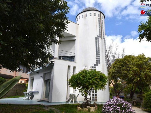 casa indipendente in vendita ad Olbia in zona Centro Storico