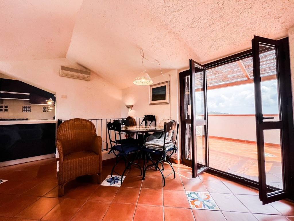 appartamento in vendita ad Olbia in zona Porto Istana
