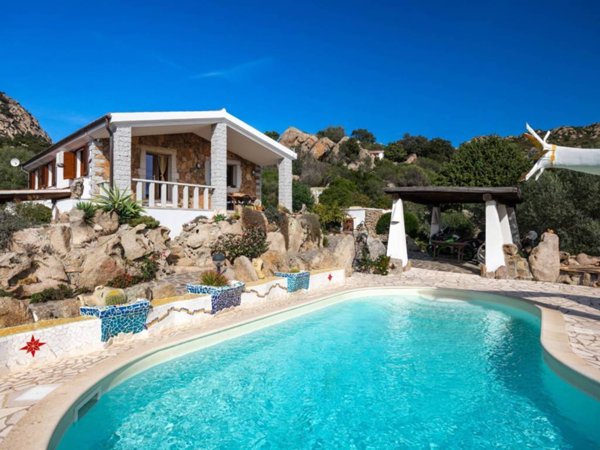 casa indipendente in vendita ad Olbia in zona Centro Storico