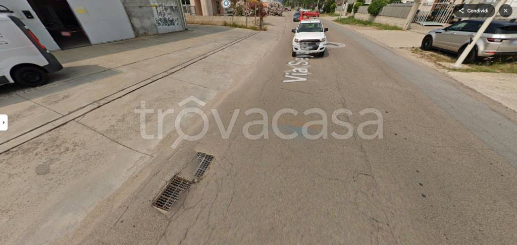 locale commerciale in vendita ad Olbia
