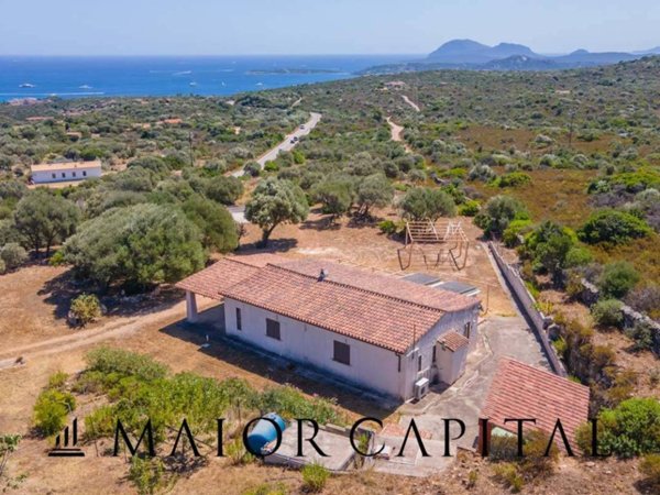 casa indipendente in vendita ad Olbia in zona Portisco