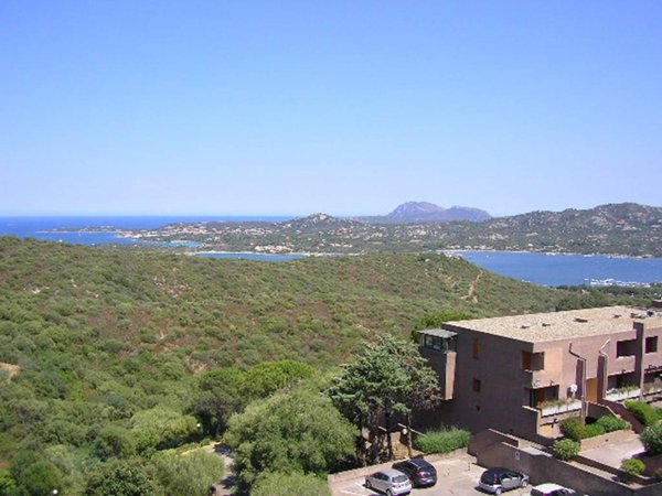 appartamento in vendita ad Olbia in zona Cugnana