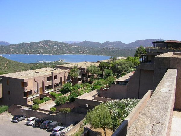 appartamento in vendita ad Olbia in zona Cugnana