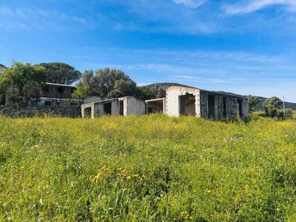casa indipendente in vendita ad Olbia in zona Santa Lucia