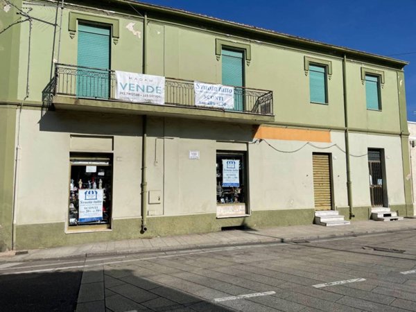 negozio in vendita ad Olbia in zona Centro Storico