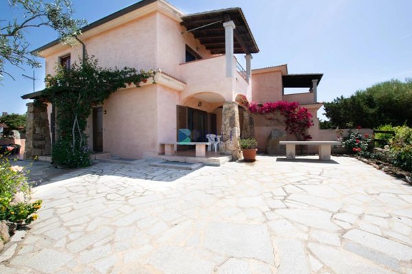 appartamento in vendita ad Olbia in zona Pittulongu