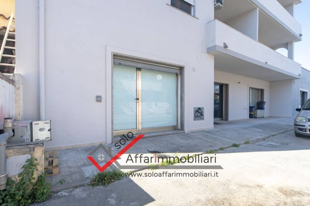 locale commerciale in vendita ad Olbia