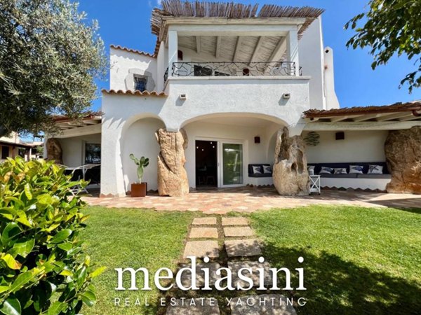 casa indipendente in vendita ad Olbia in zona Pittulongu